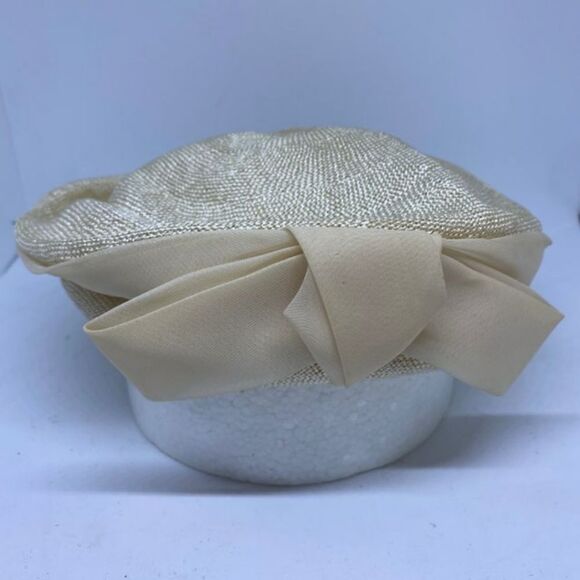 Vintage Exclusive Flo-Denis Cream Hat - Picture 1 of 9